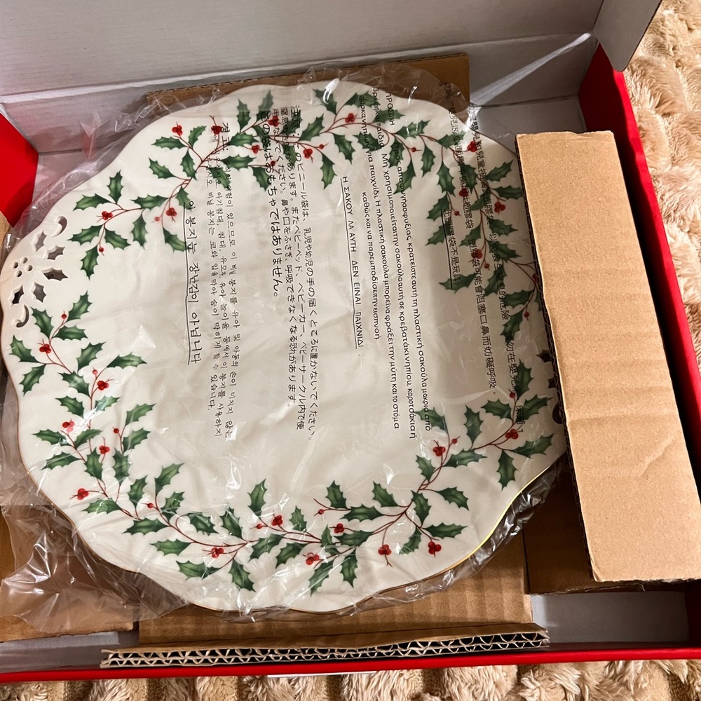 Lenox Cream Dessert Server with Holly and Gold Trim - NIB #15B - Picture 3 of 4